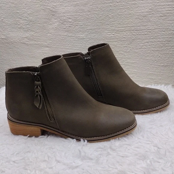 Blondo Empeigne Cuir Green Suede Leather Almond Toe Chunky Heel Ankle Boot NWT - Picture 4 of 16